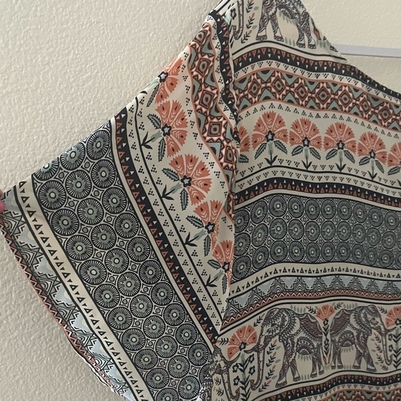 Torrid Short Sleeve Elephant Print Button Back Top Size 4X - Picture 6 of 8